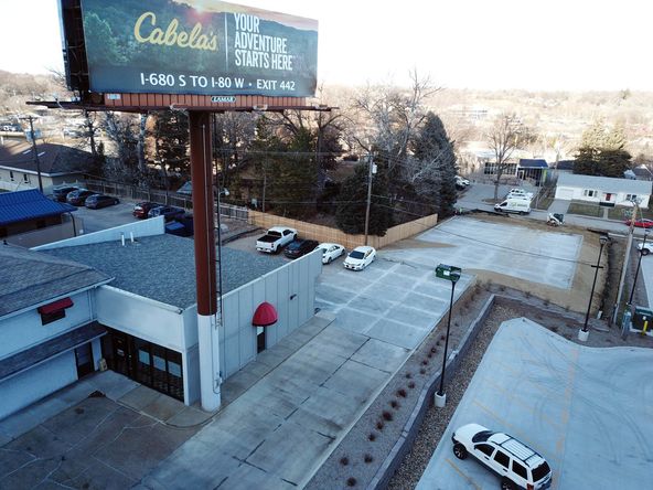 8012 W Dodge Rd, Omaha, NE 68114
